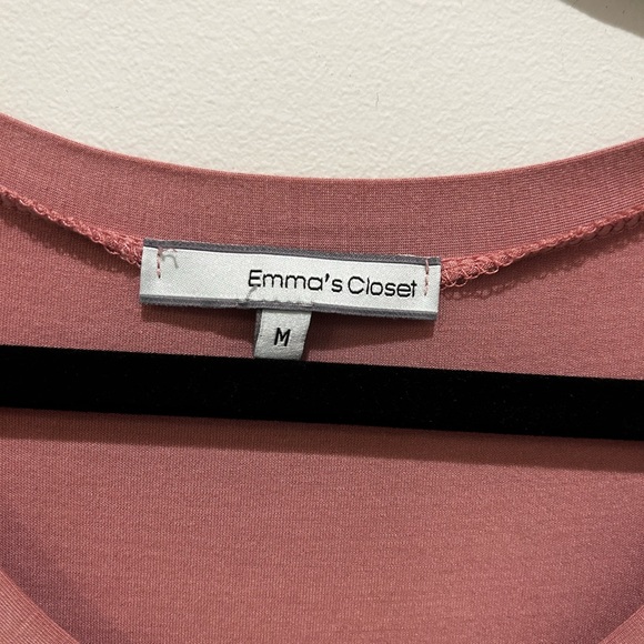 5 -Women’s Tees White, Black (2) , Navy, Blush. Size M/L. - Picture 11 of 14